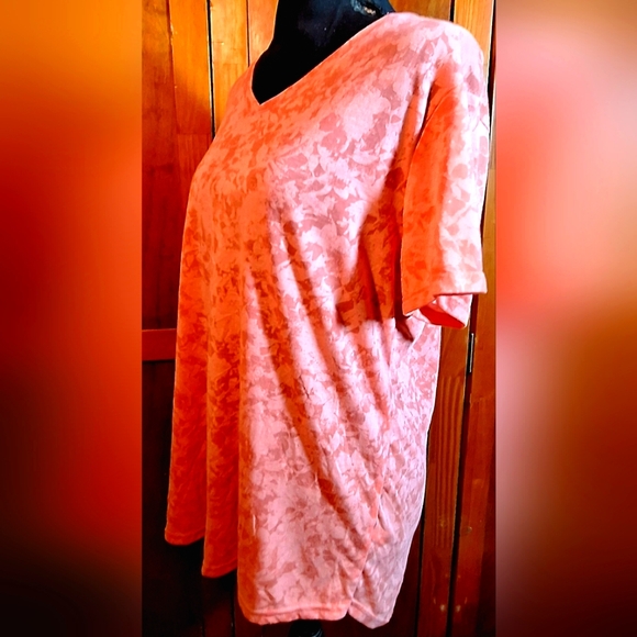 TEK GEAR Floral Coral Short Sleeve Top - Picture 3 of 5